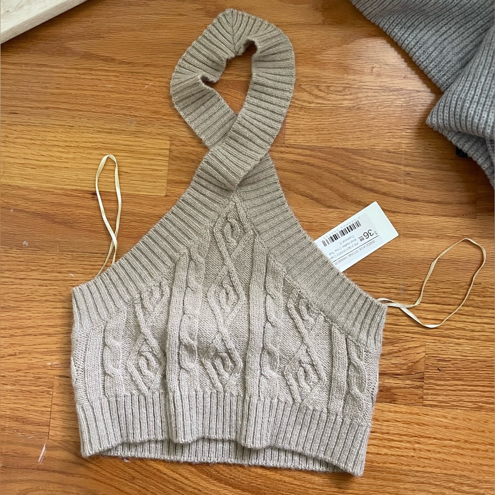 Halter Sweater crop-top